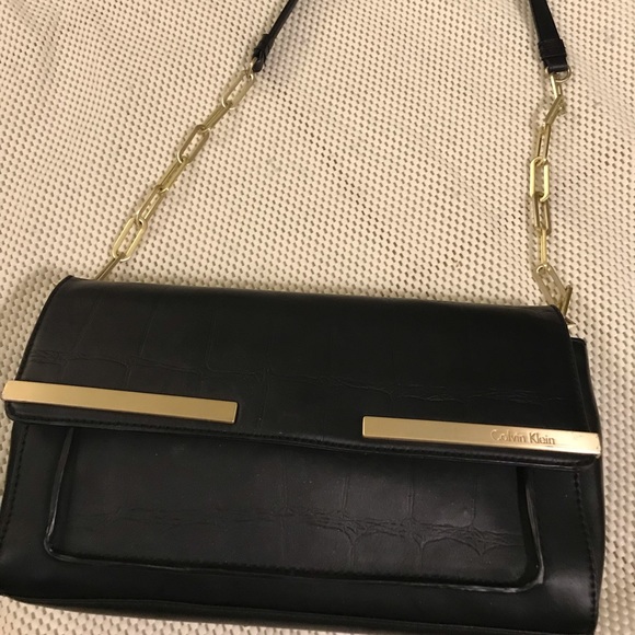 Calvin Klein - Picture 2 of 7